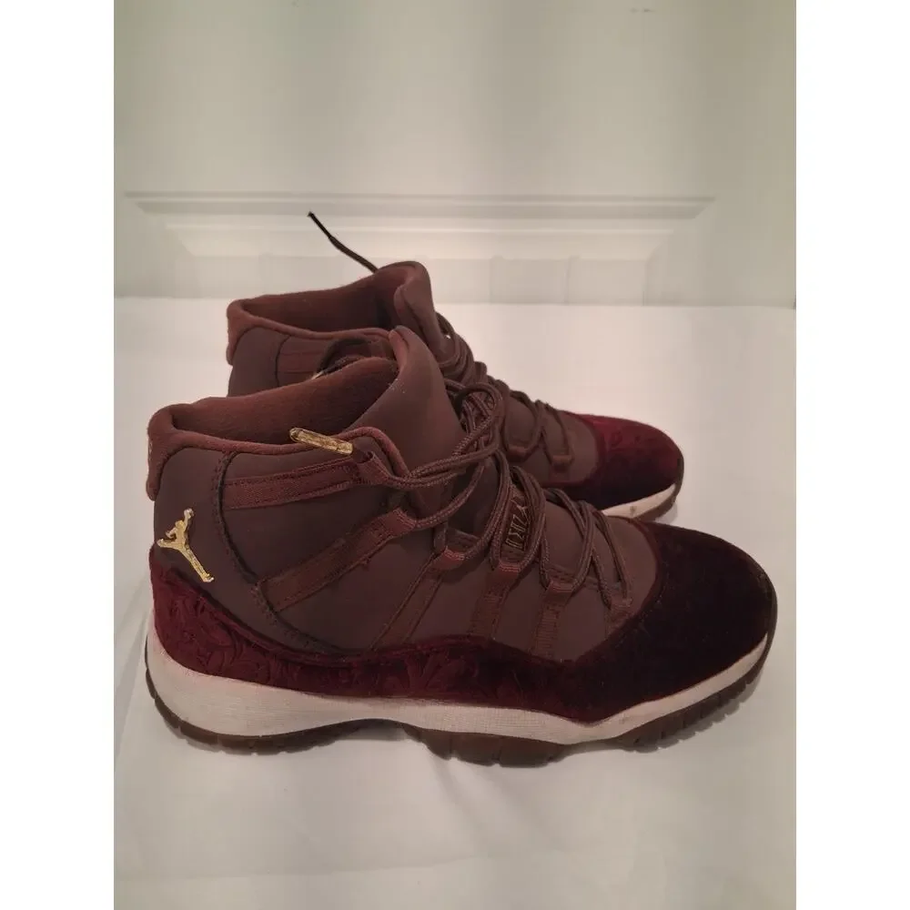 Air Jordan 11 Retro Heiress Night Maroon Velvet 852625-650 Size 5.5Y NO INSOLES